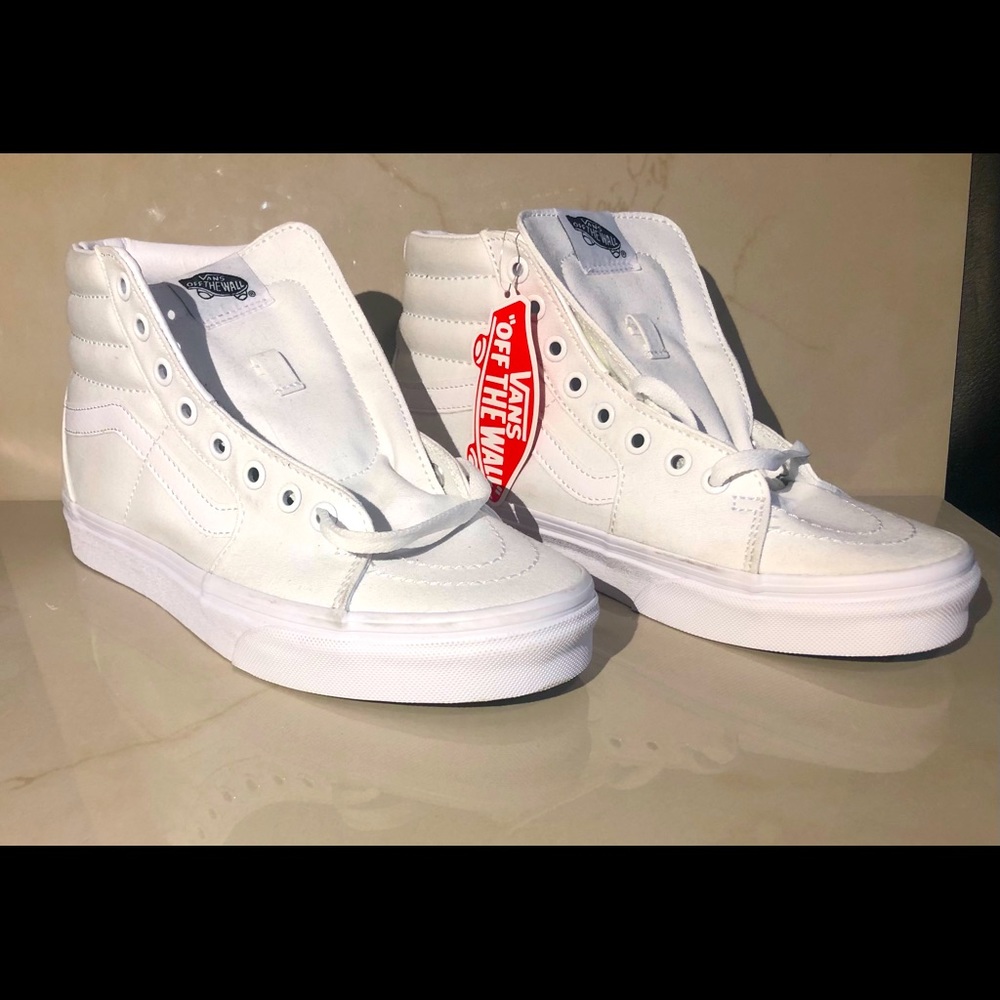 Sk8 Hi Vans *ALL WHITE* (Size 7 Men 8.5 Women)